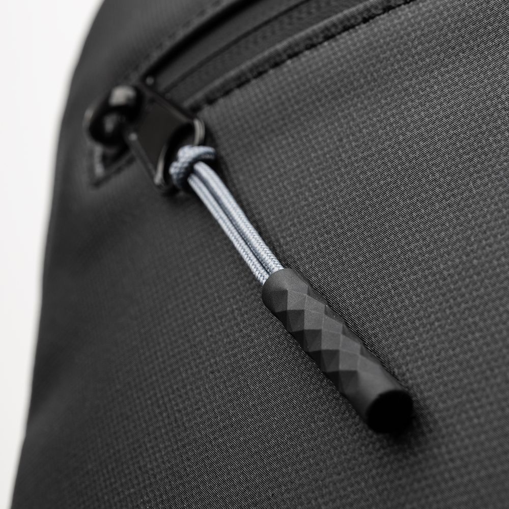 Defender Tech Pouch