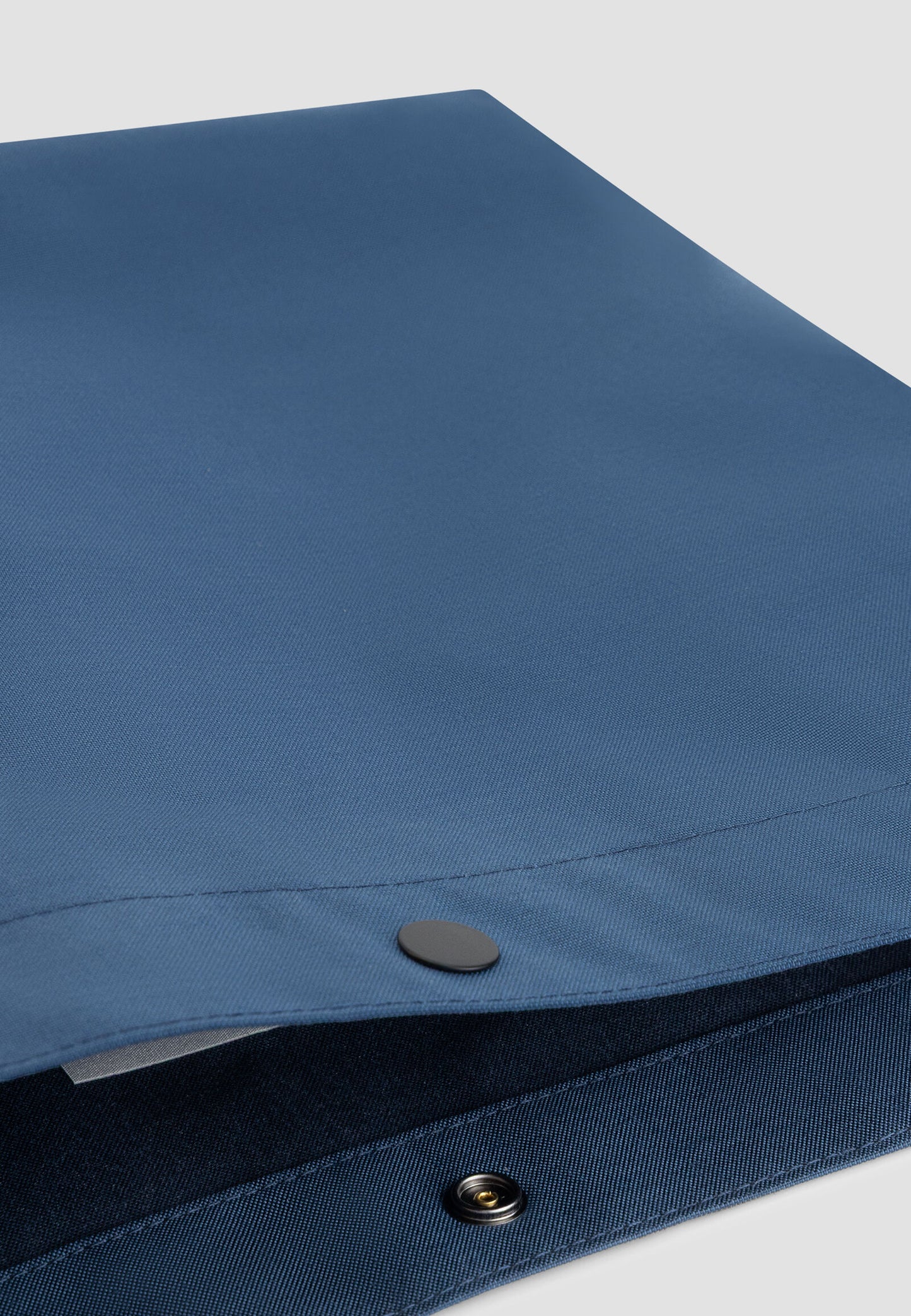 NEUE Klasse Shoulderbag