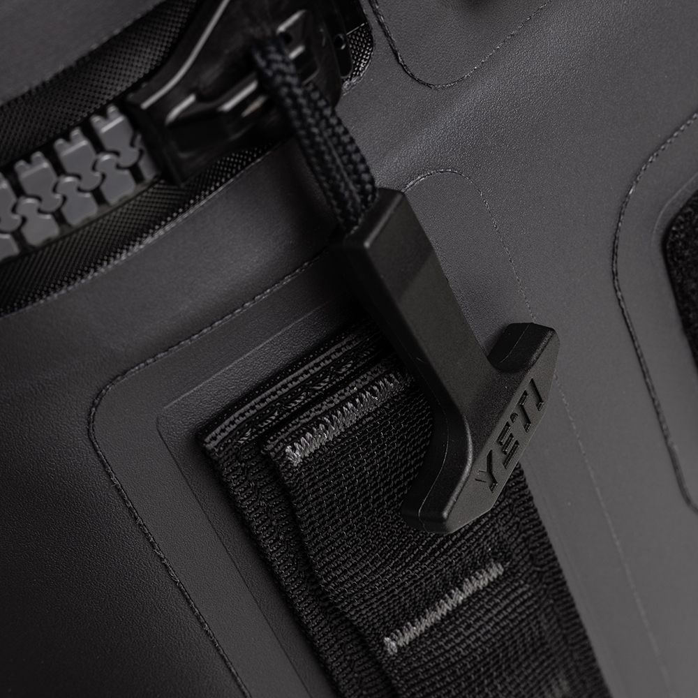 Defender x YETI Hopper Flip 8 Soft Cooler