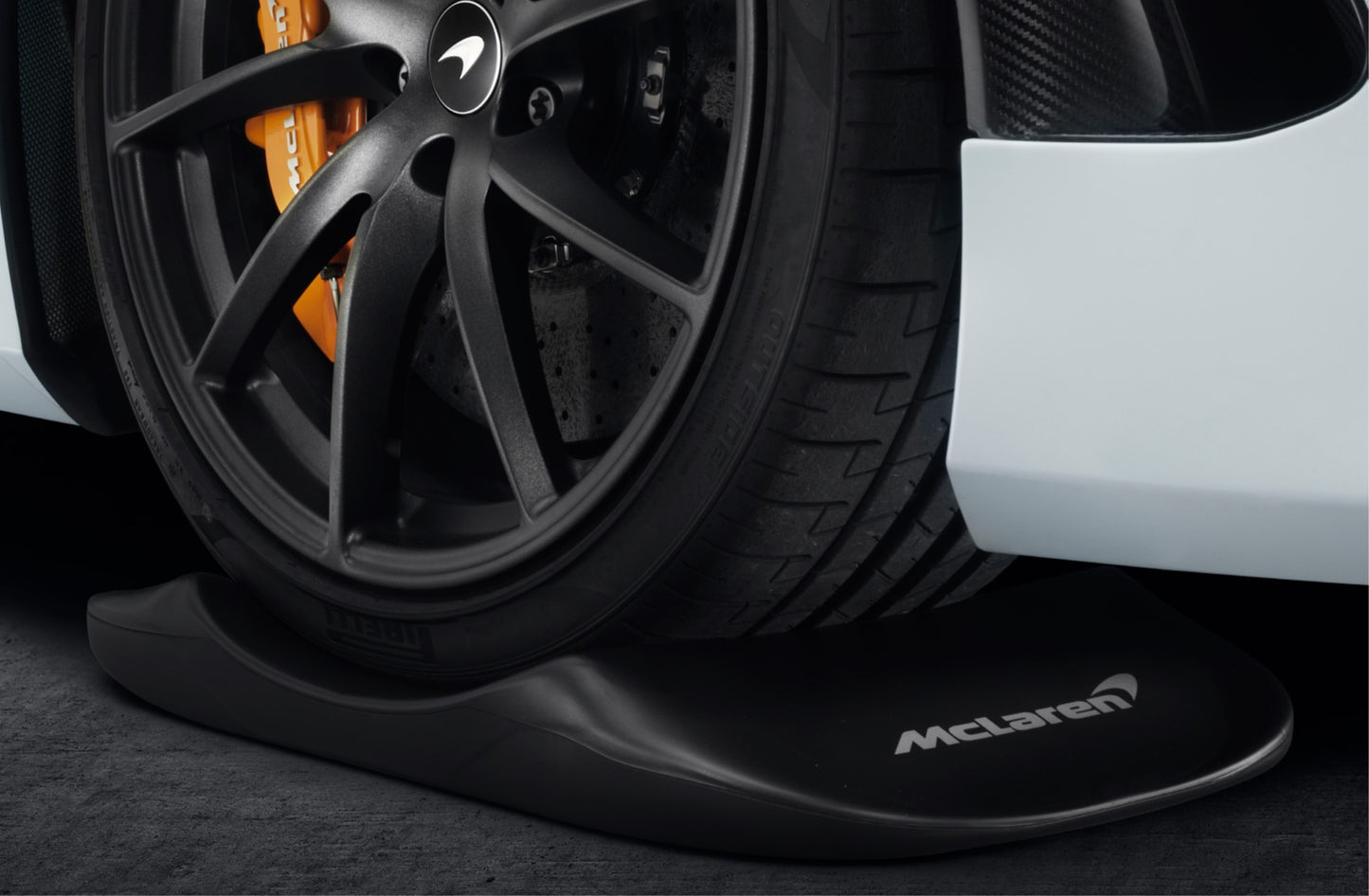 McLaren 720s Black Tyre Cradles