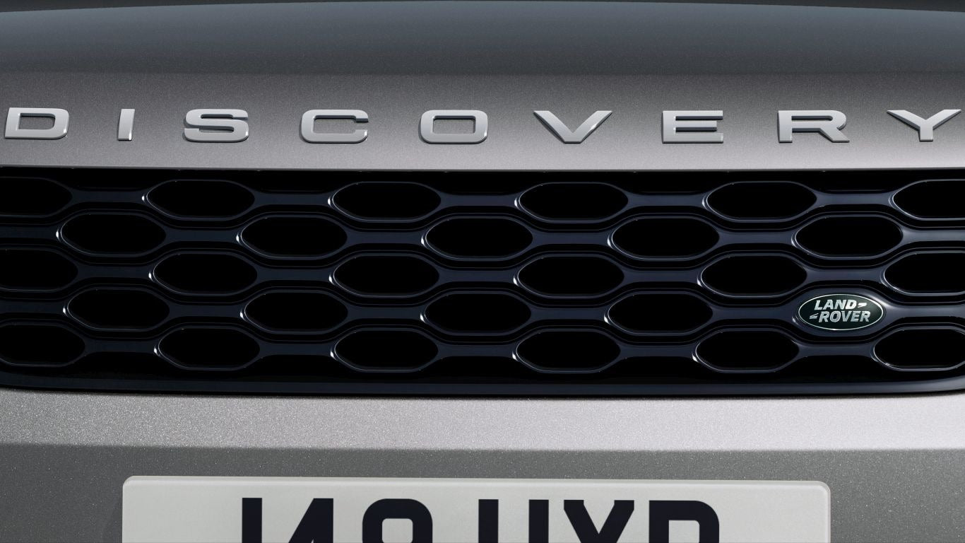 Discovery Dynamic Front Grille - Gloss Black Grille Bars and Surround, 21MY onwards