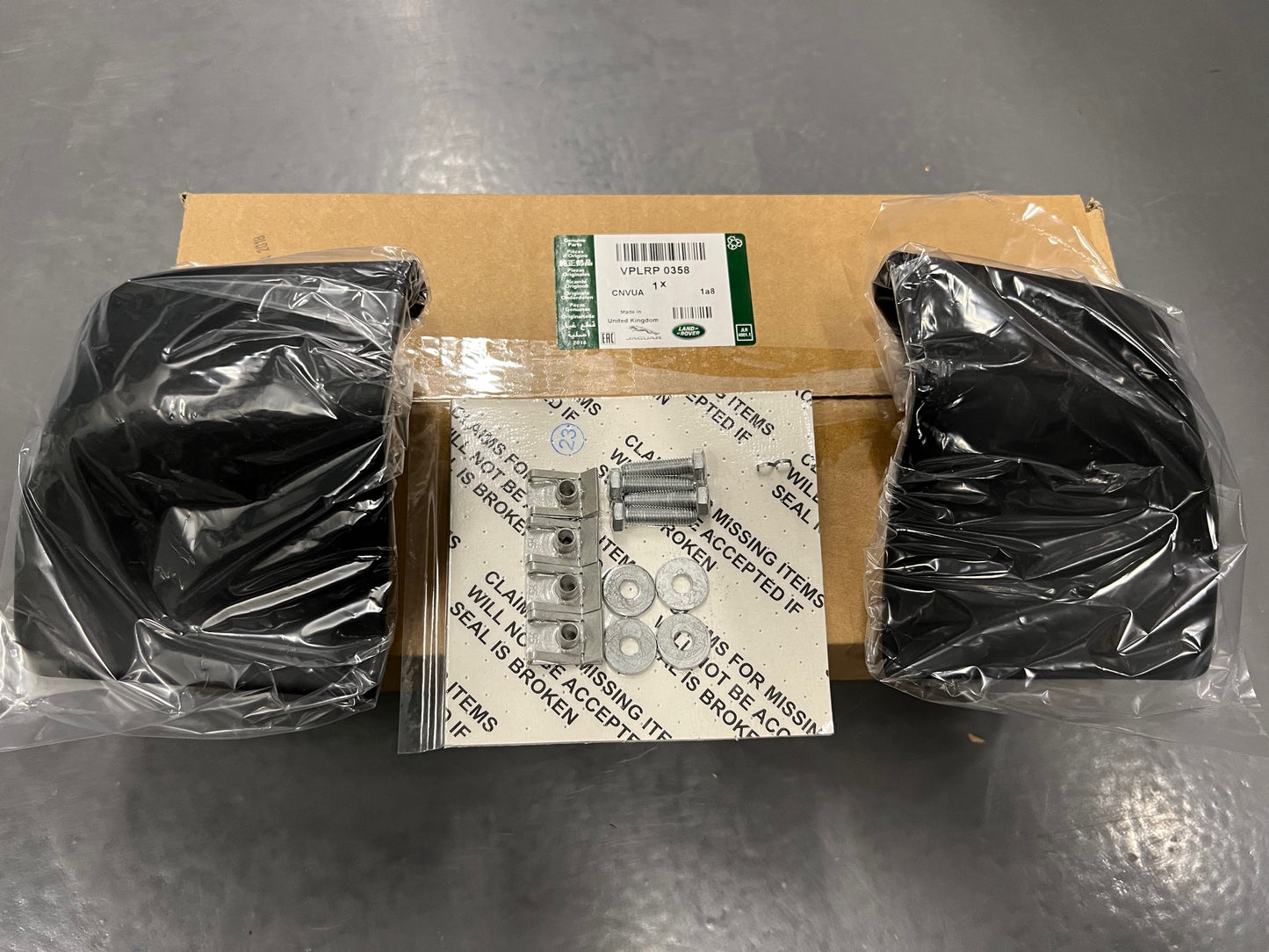 Land Rover Discovery 5 Deployable Side Step Moulding Kit