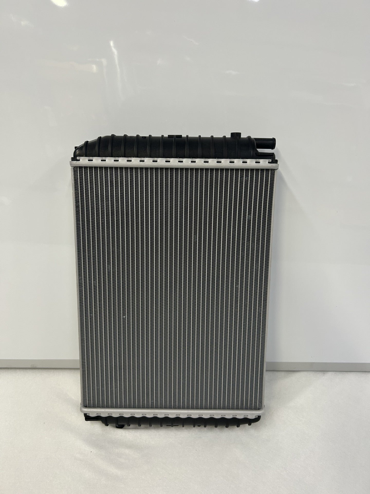 MCLAREN (P11) 650S MY2015 LTR RADIATOR PART NUMBER-11L0375CP
