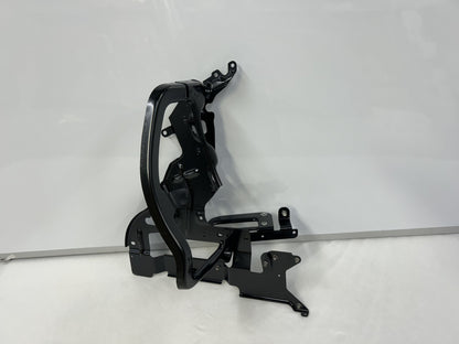 MCLAREN ARTURA (P16) LH FRONT OUTRIGGER    PART NUMBER-16AF502CP