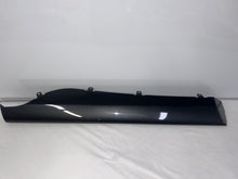 McLaren (P13) ASSY MLDG SKIRT DOOR OTR S RH - 13AA591CP