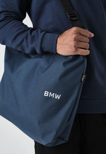 NEUE Klasse Shoulderbag