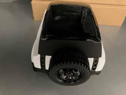 Land Rover Defender Icon Model 01 - Fuji White with Black Roof