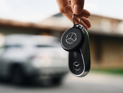 Mercedes-Benz Chipolo Loop Tracking Tag