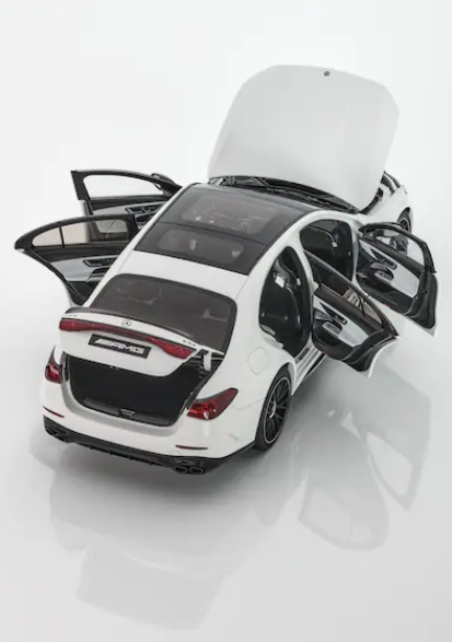 Mercedes-AMG E63 W214 - 1:18 Model