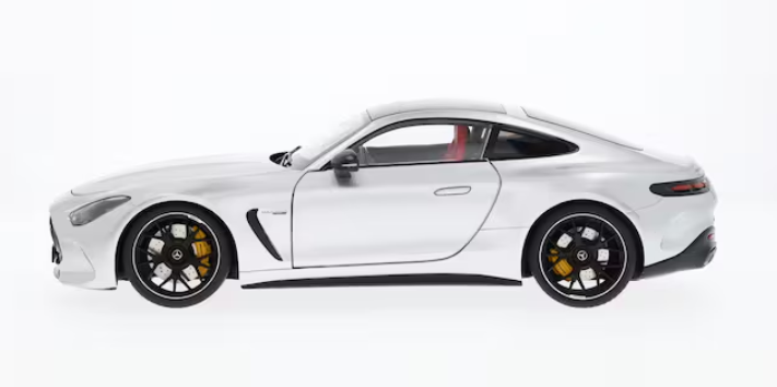 Mercedes-AMG GT 63 - 1:18 Scale Model