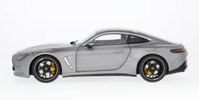 Mercedes-AMG GT 63 - 1:18 Scale Model