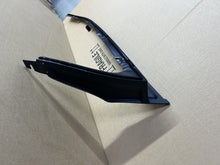 MCLAREN 570S -ASSY APPLIQUE FINISHER DOOR RH