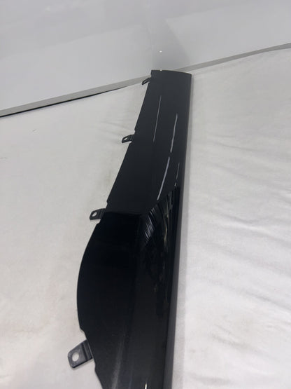 McLaren (P13) ASSY MLDG SKIRT DOOR OTR S RH