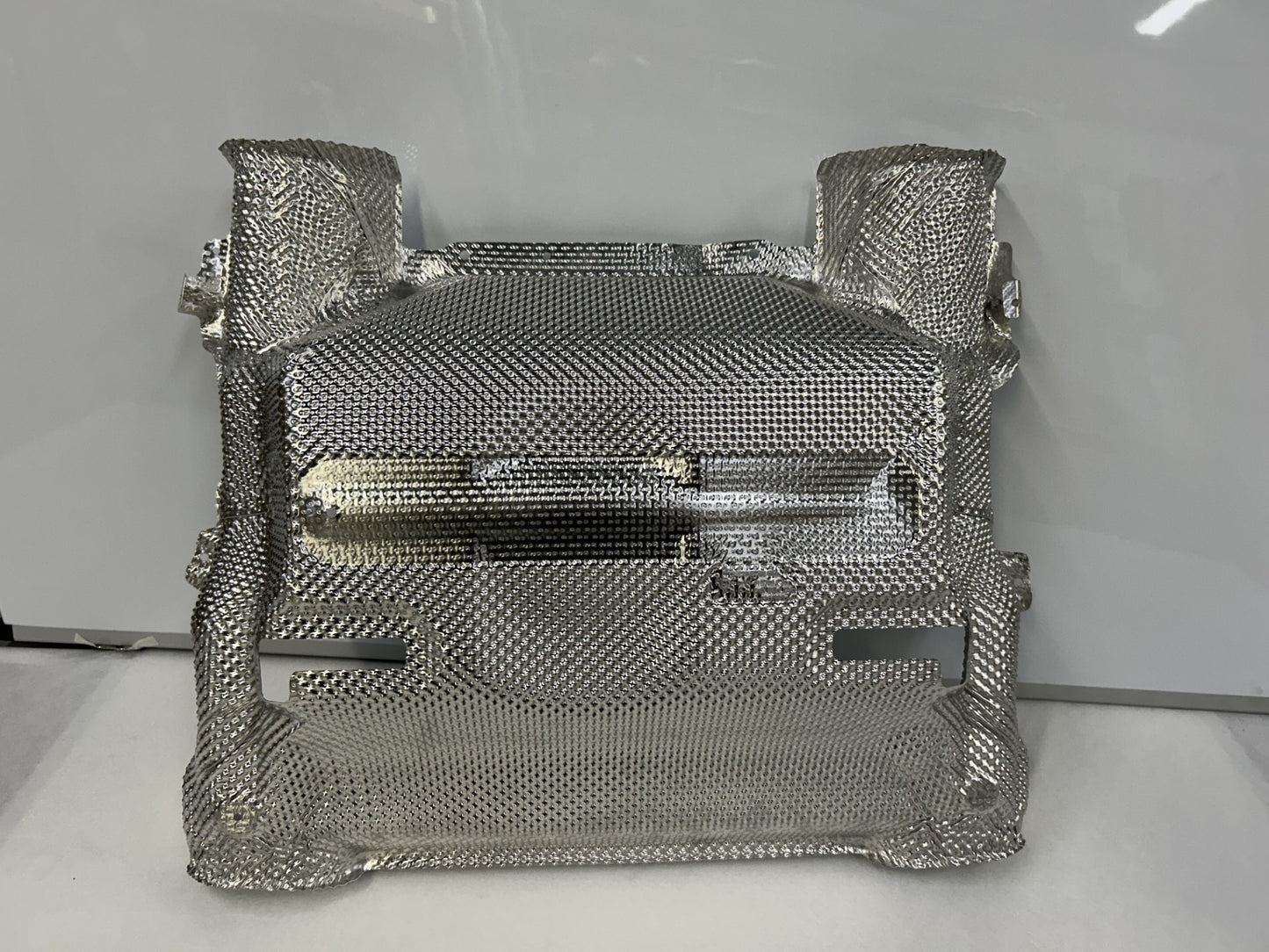 McLaren (P14) 720s Heatshield Muffler LWR
