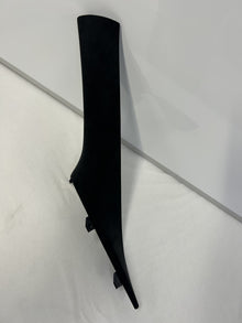 MCLAREN (P13) 570S A-PILLaR TRIM FINISHER    PART NUMBER-13N2372CP13002HL